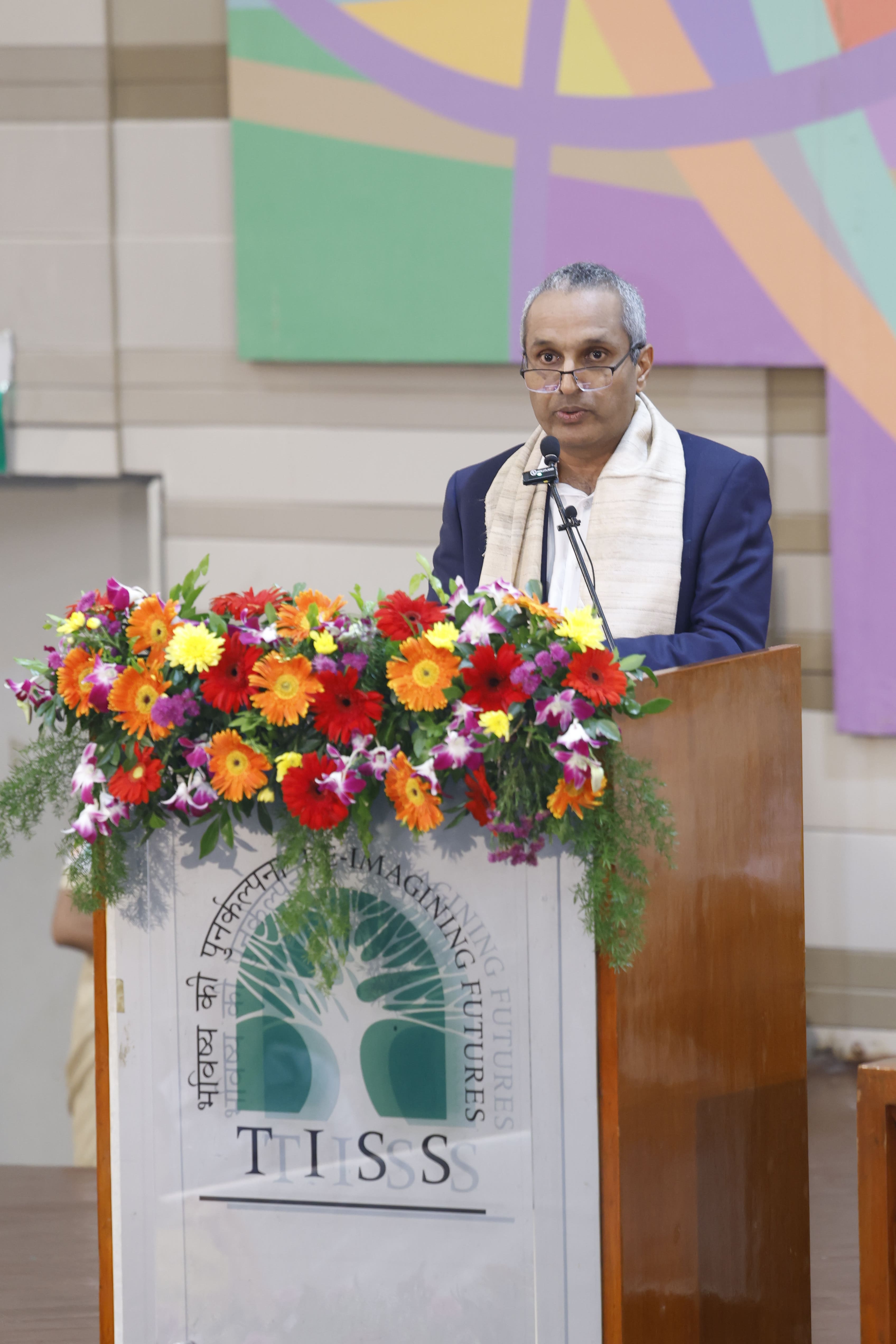 Distinguished guest delivering the convocation address at the podium